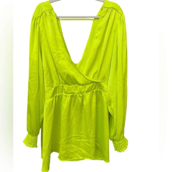 torrid Tops - 🔆🔥NWT TORRID satin evening primrose back cutout w/ tie blouse size 4 (26)